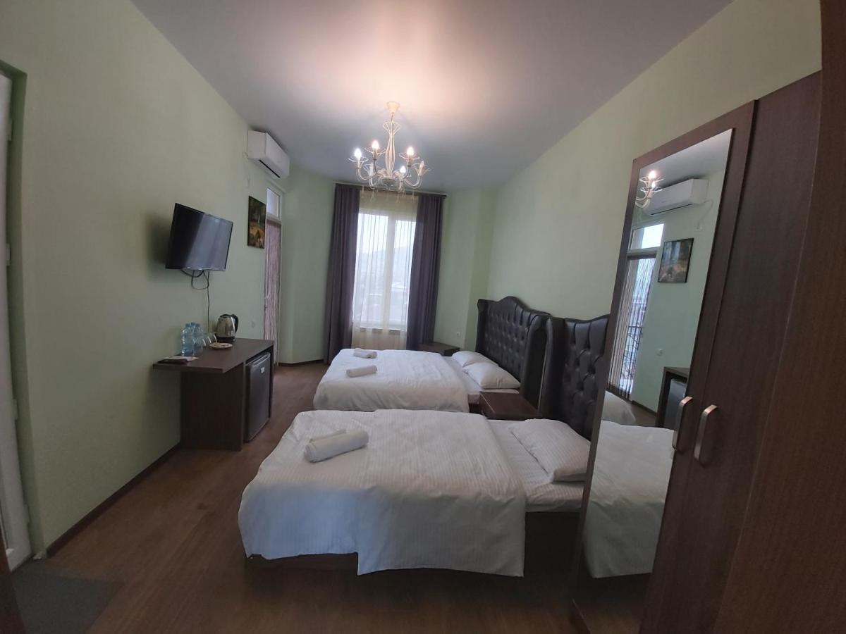 Hotel Maria Batumi Esterno foto