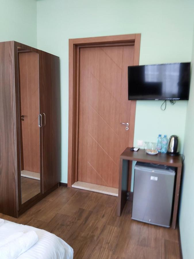 Hotel Maria Batumi Esterno foto