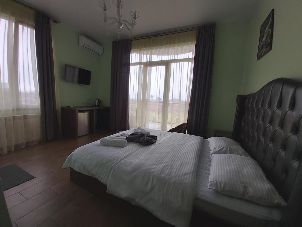 Hotel Maria Batumi Esterno foto