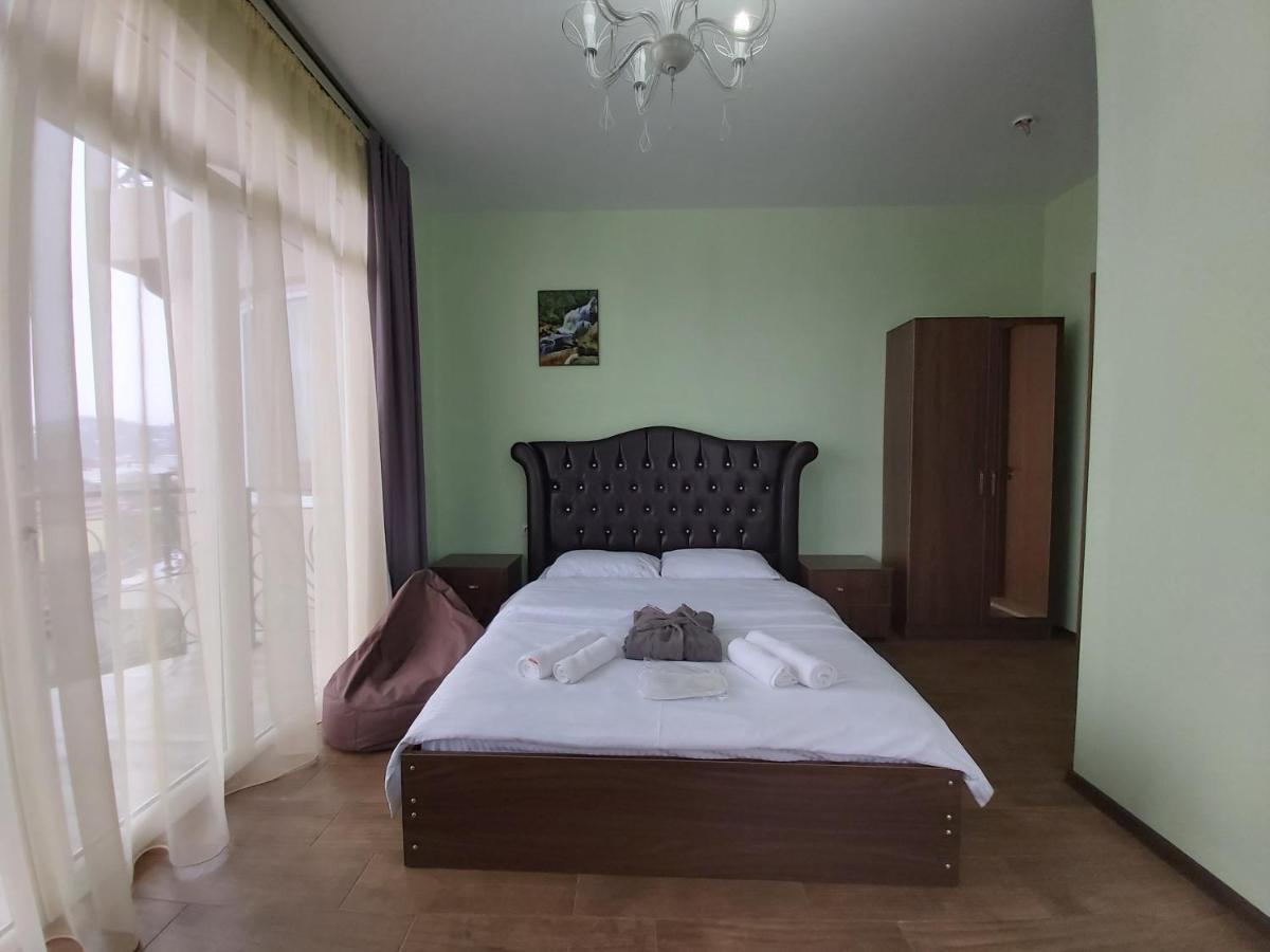Hotel Maria Batumi Esterno foto