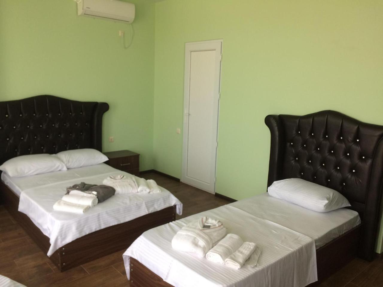 Hotel Maria Batumi Esterno foto