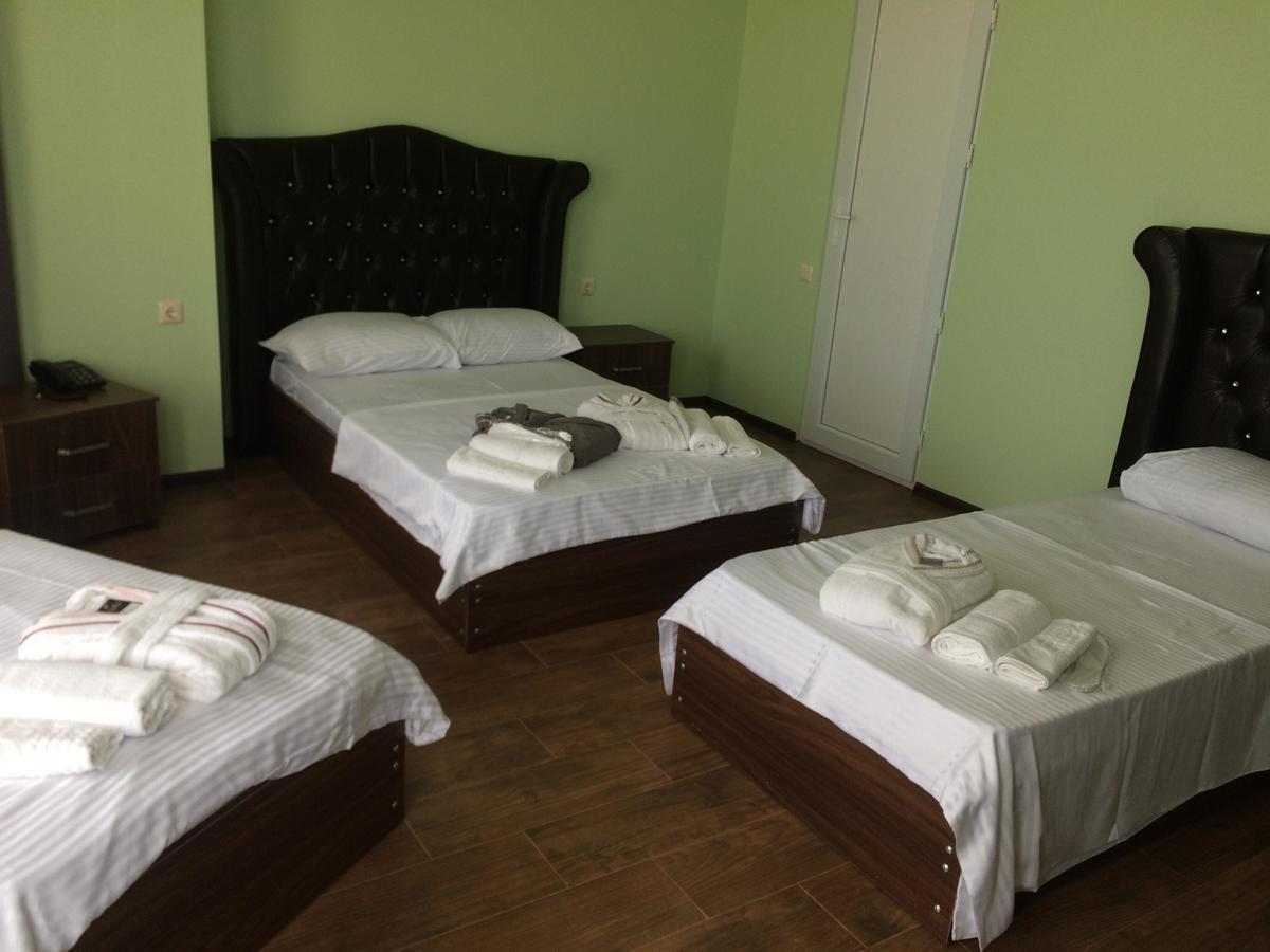 Hotel Maria Batumi Esterno foto